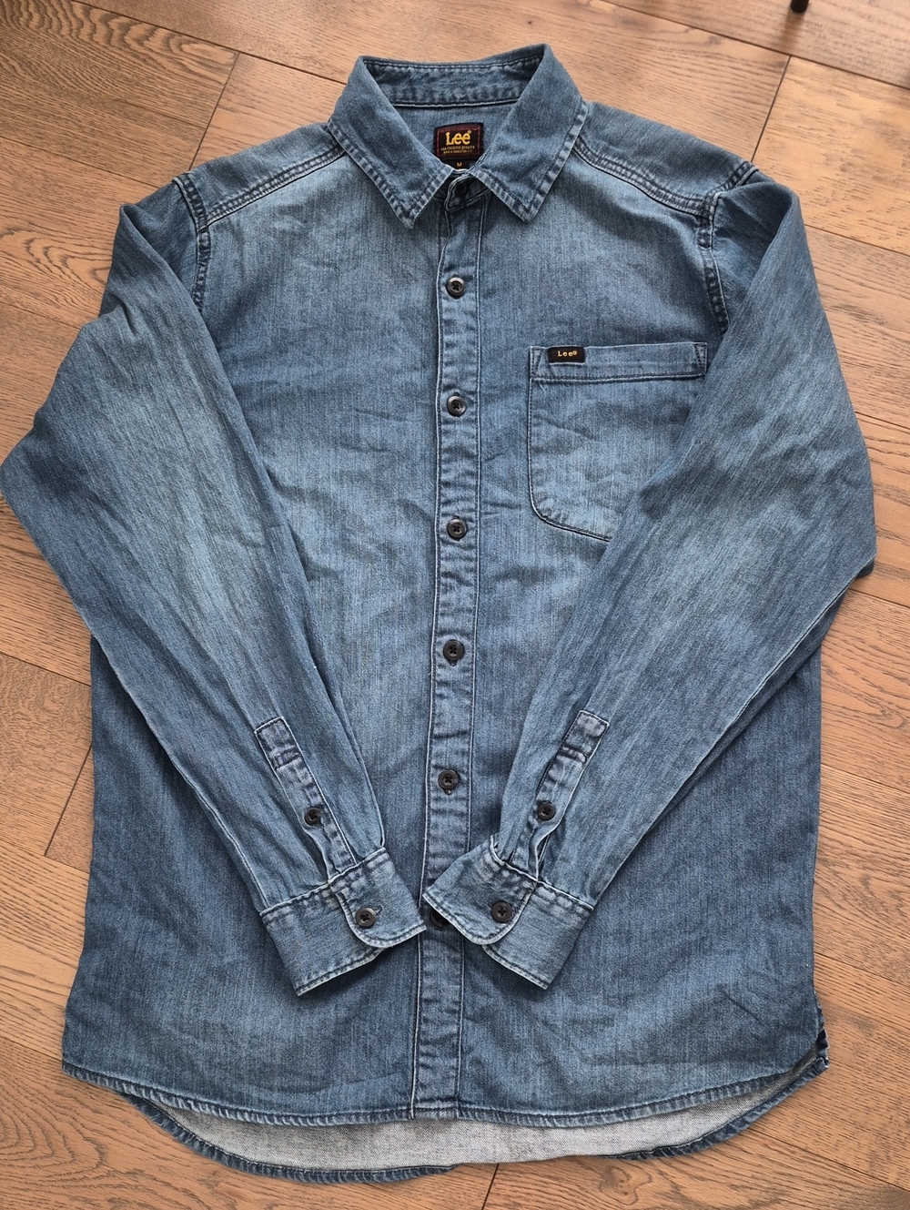 Lee Men's Medium Blue Denim Button-Up Shirt